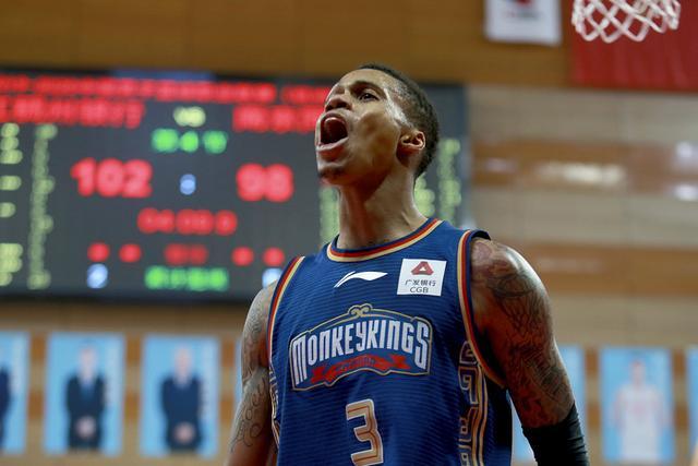 吴前18分浙江6人上双击败上海 王哲林13+13